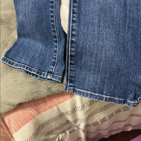 Like new distressed Kut from the Kluth size 10 - Picture 4 of 5